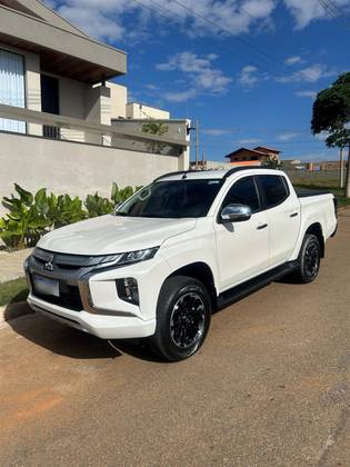 MITSUBISHI L200 TRITON 2.4 16V TURBO DIESEL SPORT HPE CD 4P 4X4 AUTOMÁTICO